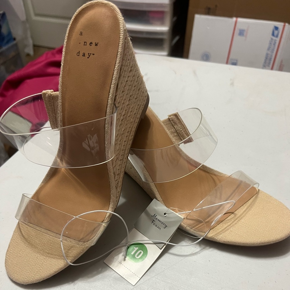 A New Day Women's Tan Wedge Sandals sz 10
